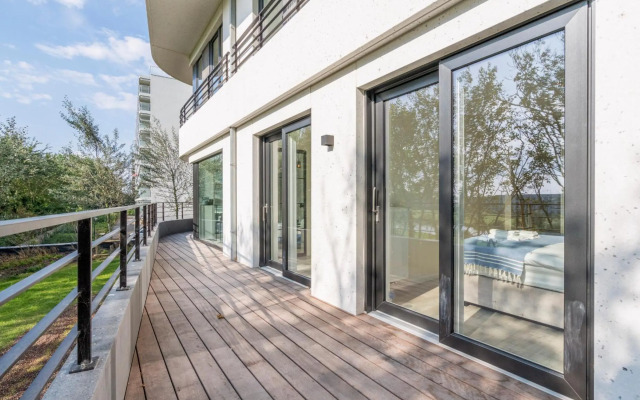 The Waves-Luxurious 3bedroom app w big terrace & garage