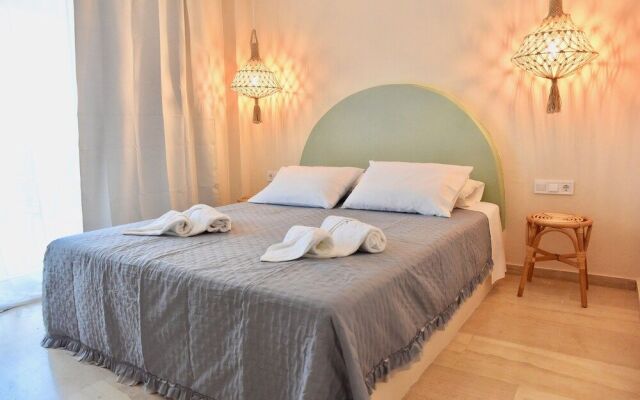 StayBridge Apartments, Mesongi