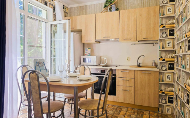 Deluxe Apartment on Epronovskaya Street