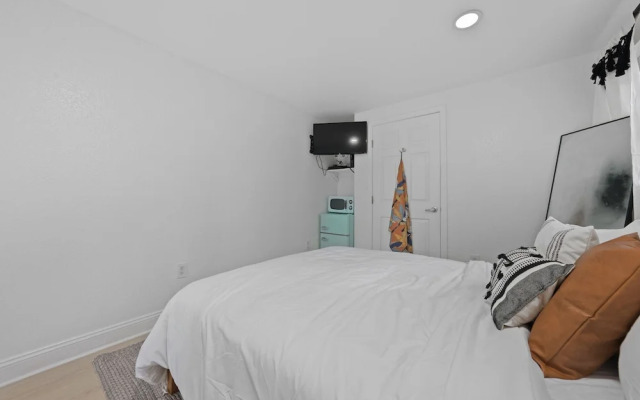 Las Olas Guest House
