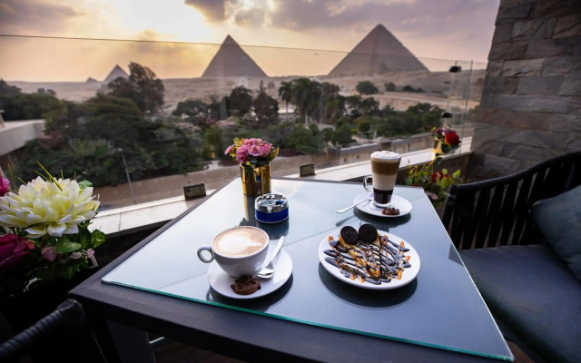 Panorama Pyramids Inn