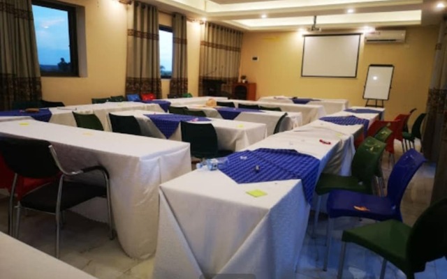 Cactus Hill Side Hotel