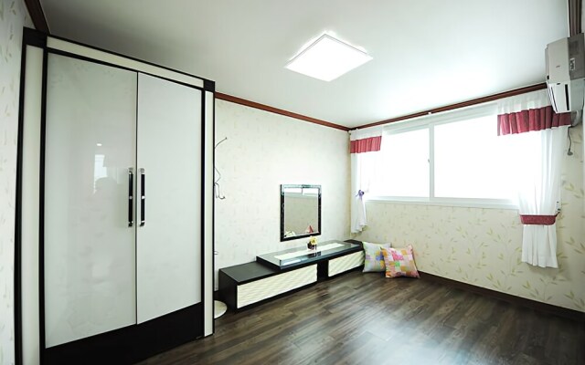 Ganghwa Golden Sunset Pension