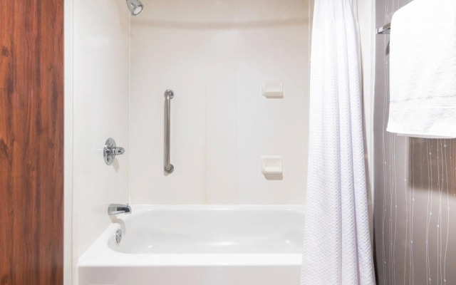 Courtyard by Marriott Bloomington