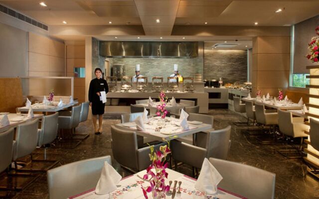 Royal Orchid Central, Vadodara