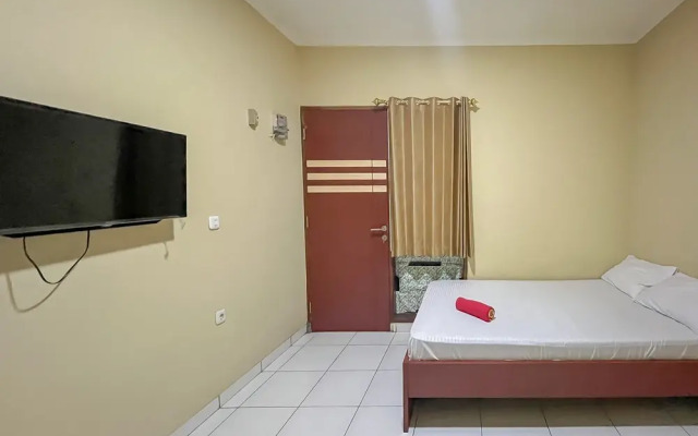 RedDoorz near Tegalega Park 2