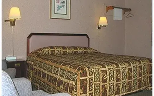 Red Carpet Inn