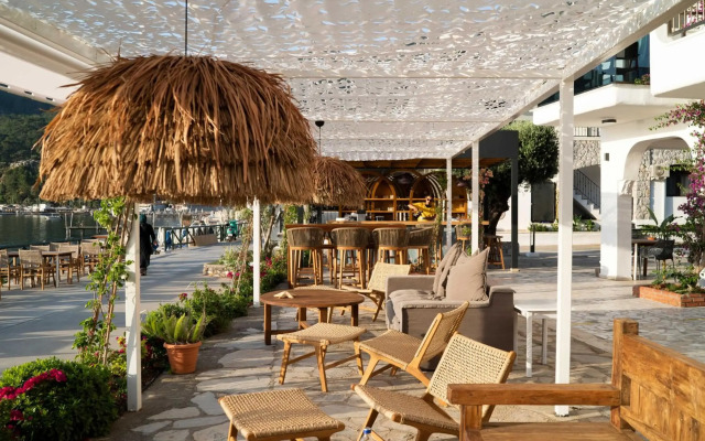 Diplomat Hotel