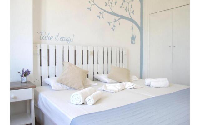 Livadia Seaside Studios 8