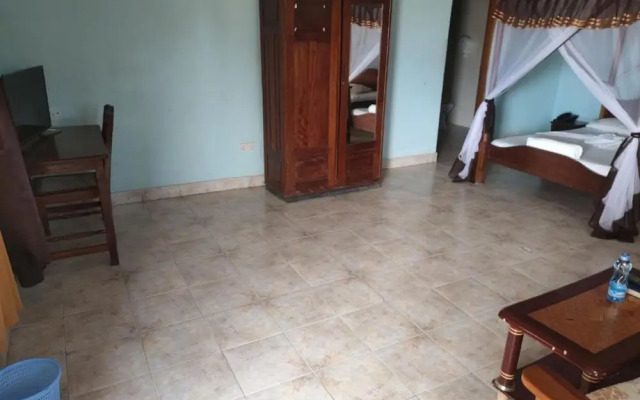 Titanic Hotel - Kilifi