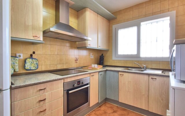 Homely holiday home in Benalmádena with private swimming pool