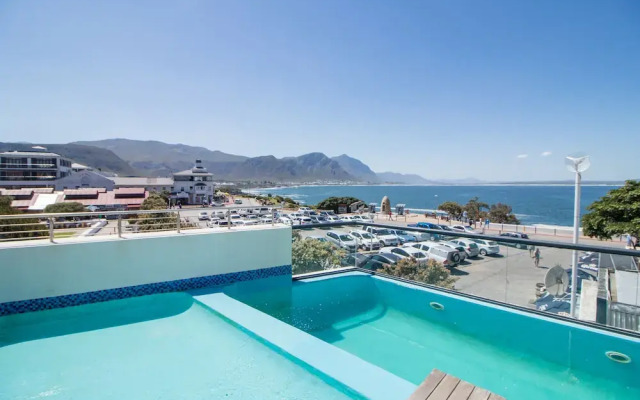Harbour Square Hotel