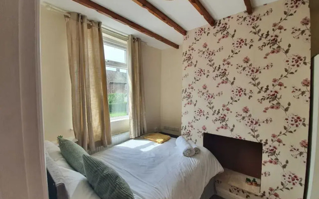 Comfortable Homestay in Stoke