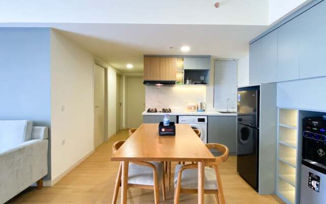 Comfort Living And Warm 3Br At Meikarta Apartment