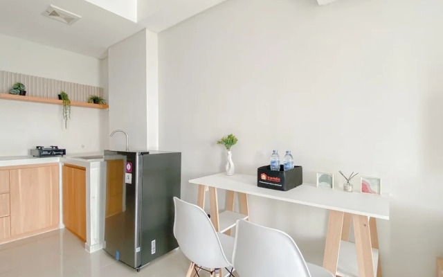 Cozy Studio Daan Mogot City Apartment