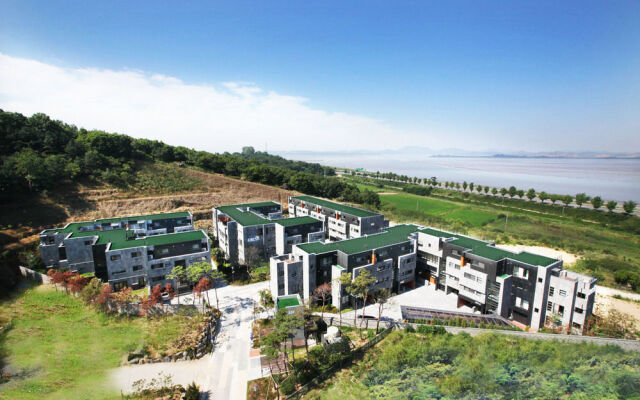 Adel-hyu Hotel