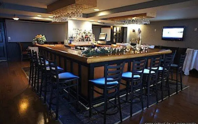 Roberts Riverwalk Urban Resort Hotel