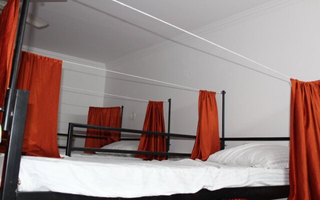 Bunkin Hostel