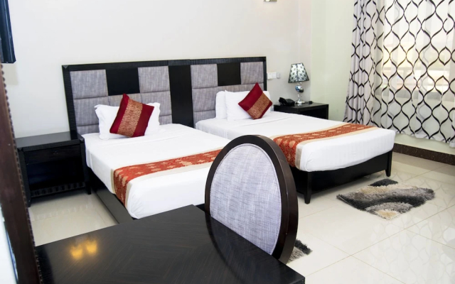 Flomi Hotel