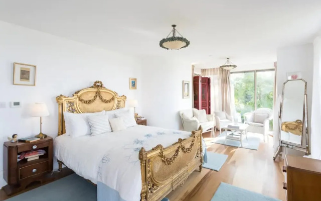 Captivating 7-bed House in Bristol