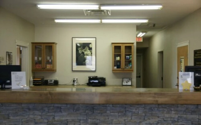 R & R Inn & Suites