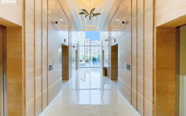 bnbme | The Palm Tower | STUDIO