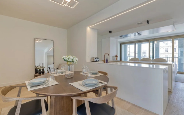 Designer Apartment Hyper Central