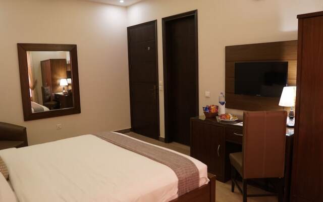 Zifan Hotel & Suites