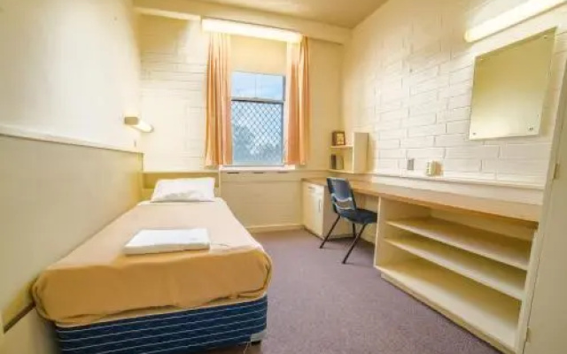 Paprika Spa Cottage – Guest Rooms – Adelaide