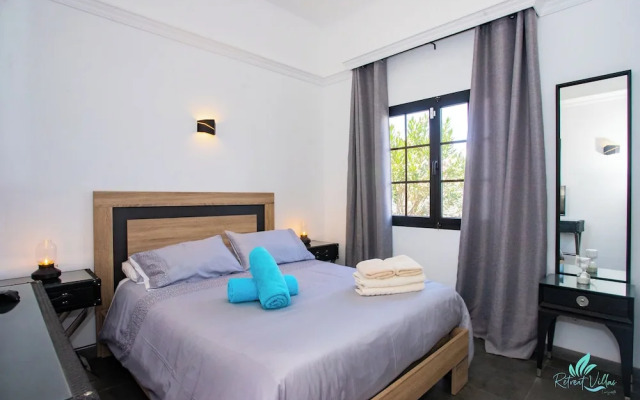 Gorgeous Newly Renovated 4-bedroom Villa!