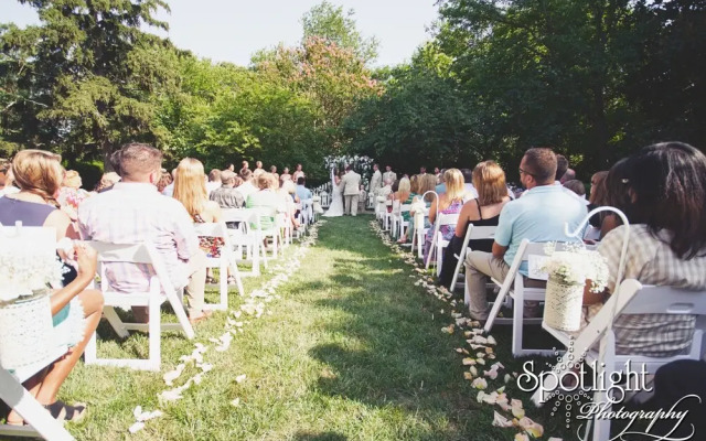 Burke Manor Inn & Pavilion