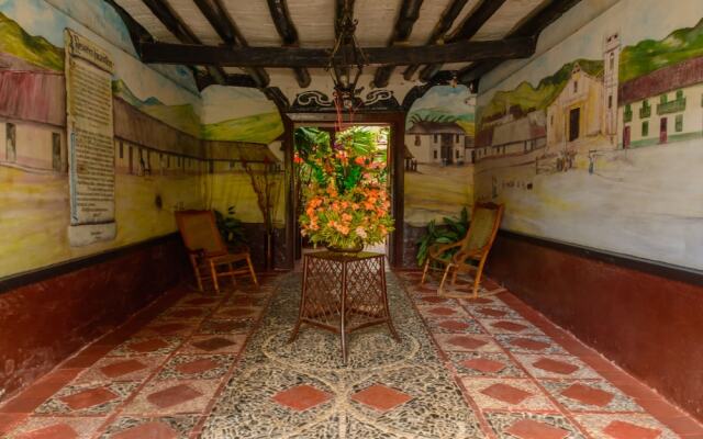 Hosteria Colonial La Cueva de Leo