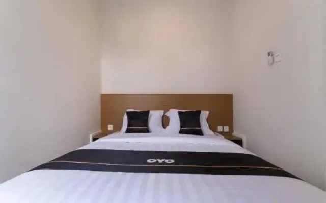 Super OYO Collection O 90023 Damar Kusumo Guest House