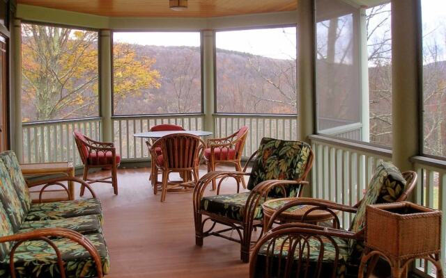 Breezy Hill Inn