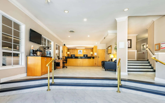 Quality Inn Downtown Inner Harbour