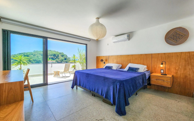 Casa espetacular com 9 suítes, frente mar, completíssima