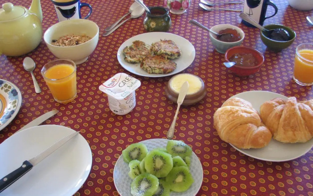 Matakohe Bed and Breakfast Petite Provence – Meal – Tinopai