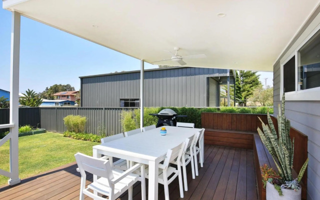 Tilly's Retreat - Pet Friendly - 3 Min Walk to Beach