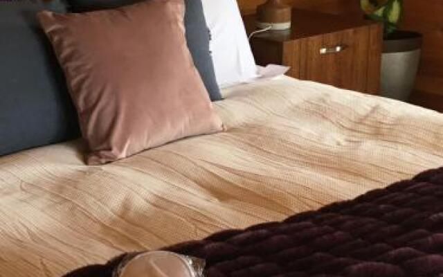 Springmead Rustic Cabin