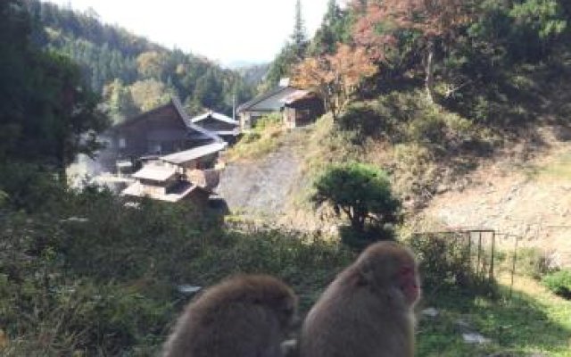 Jigokudani Onsen Korakukan