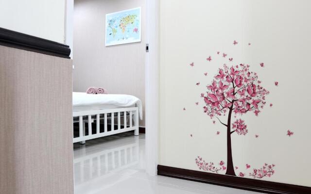 Modern Townhome at the Old City