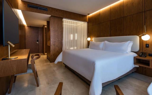 Elcielo Hotel & Restaurant