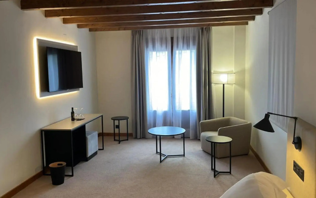 4Us Rioja Wine Hotel
