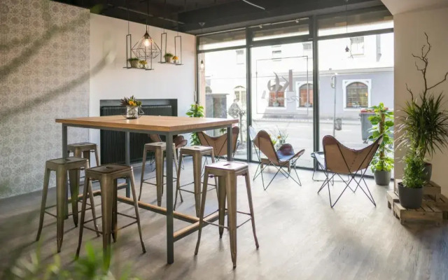 Levy's Rooms & Breakfast