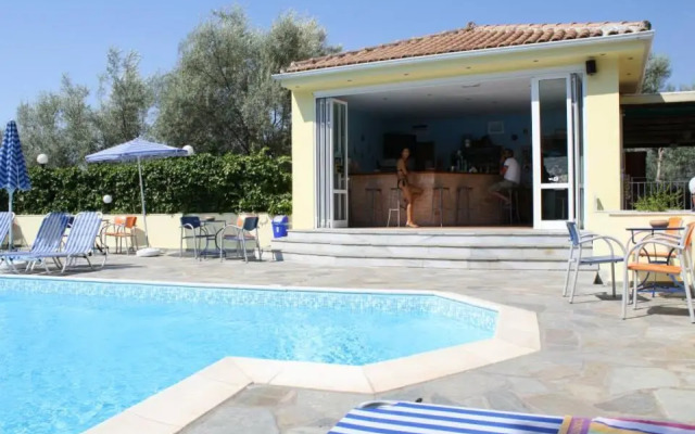 Ilios Hotel and Villas