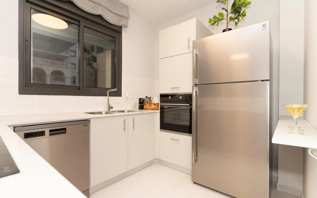 Central and Luxury New 2BR&2Bth - Private Parking