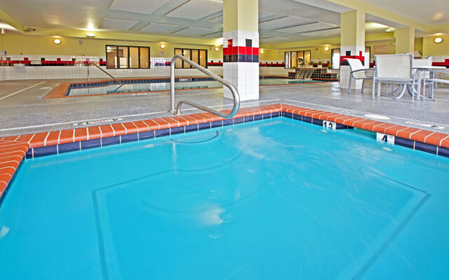 Holiday Inn Express Indianapolis - Southeast by IHG