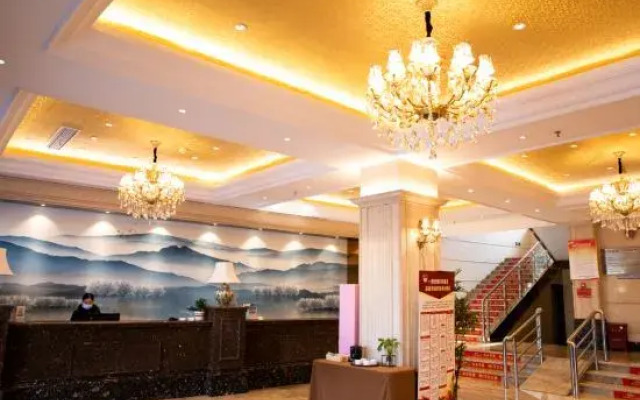 East to Hongqinglou Hotel