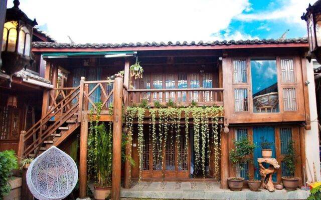 Carnation Inn - Lijiang