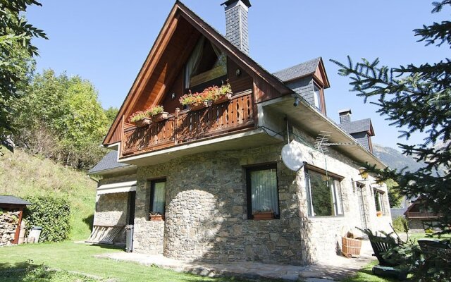 Modern Mansion in Vielha With Sauna and Jacuzzi